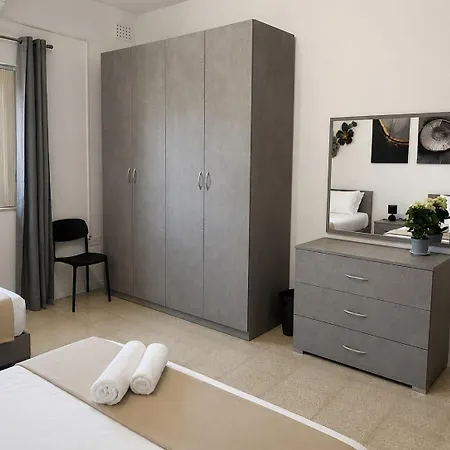 Vilhena House Walk To Valletta