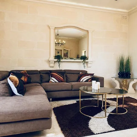 Vilhena House Walk To Valletta Holiday home *