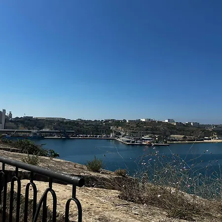 Vilhena House Walk To Valletta *